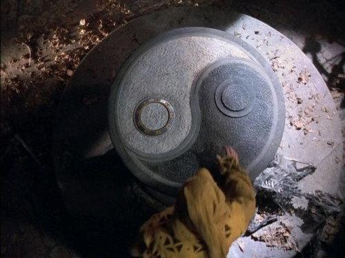 Xena: Warrior Princess Season 5 Episode 2 - Chakram
