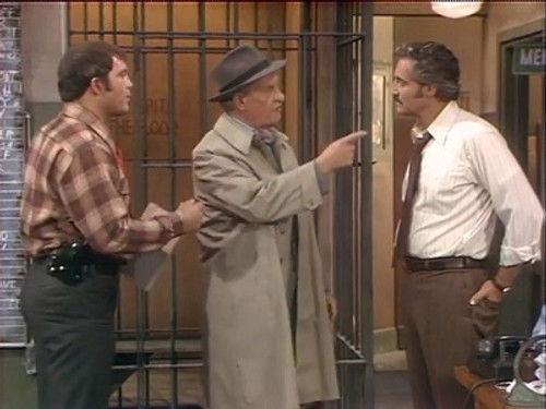 Barney Miller Season 3 Episode 1 - Evacuation