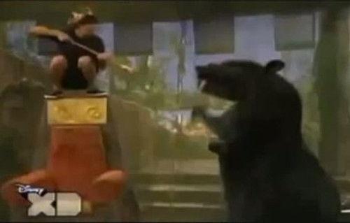 Pair of Kings Season 2 Episode 4 - Dinner for Squonks