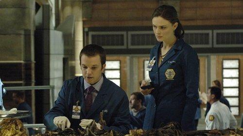 Bones Season 3 Episode 7 - Boy in the Time Capsule