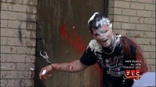 Cake Boss Season 4 Episode 15 - Headphones, Helicopters, & Handcuffed