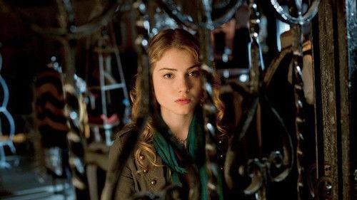 The Nine Lives of Chloe King Season 1 Episode 3 - Green Star