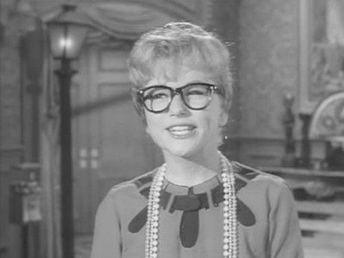 undefined Season 2 Episode 29 - Lurch's Grand Romance