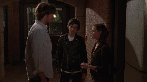 Gilmore Girls Season 4 Episode 21 - Last Week Fights, This Week Tights