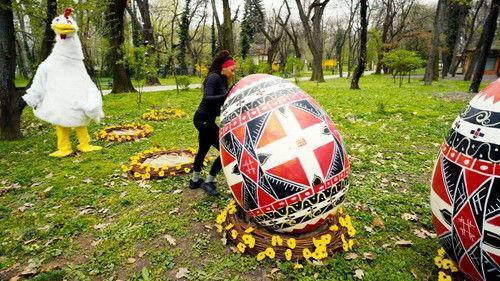 The Amazing Race Season 38 Episode 8 - Oh Egg, Where Art Thou