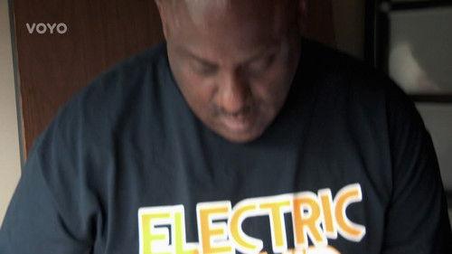 Storage Wars Season 10 Episode 22 - Mutt-erial Girl