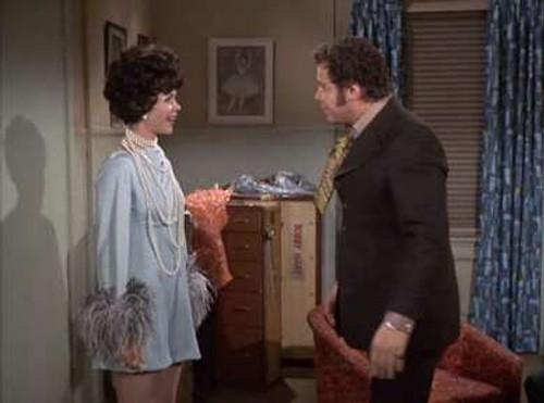 undefined Season 6 Episode 22 - Serena Stops the Show