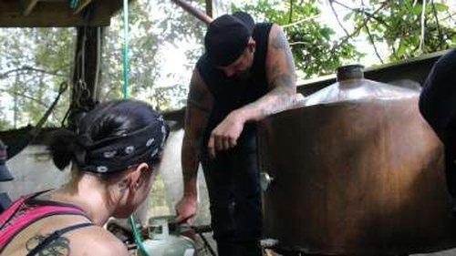 Moonshiners Season 7 Episode 12 - Highway to Hell