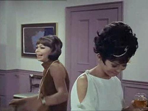 Man in a Suitcase Season 1 Episode 4 - Variation on a Million Bucks (1)