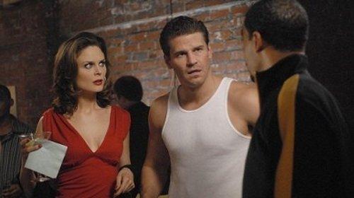 Bones Season 2 Episode 8 - The Woman in the Sand