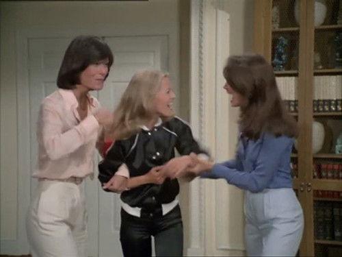 Charlie's Angels Season 2 Episode 1 - Angels in Paradise (1)