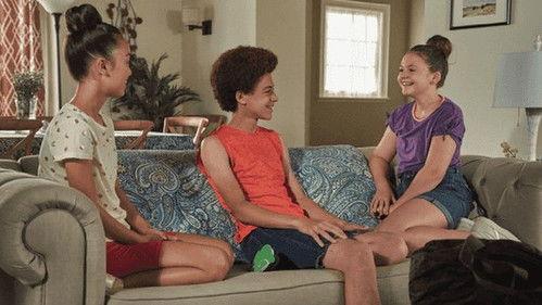 Holly Hobbie Season 4 Episode 3 - The Bestie Bonfire