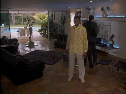 Miami Vice Season 4 Episode 22 - Mirror Image (2)