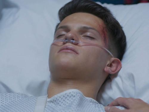 El amor invencible Season 1 Episode 12 - "¡Ella es mi hija!"
