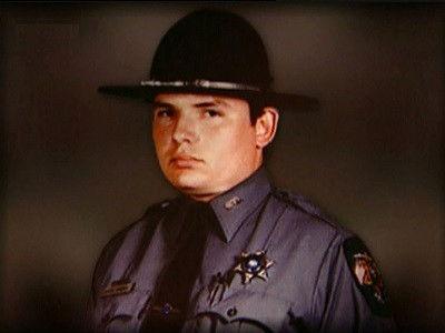 Forensic Files Season 5 Episode 1 - Badge of Deceit