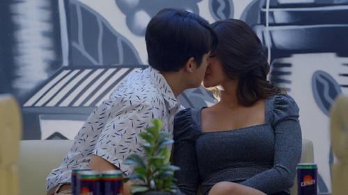 A Family Affair Season 2 Episode 23 - Crooked Smile