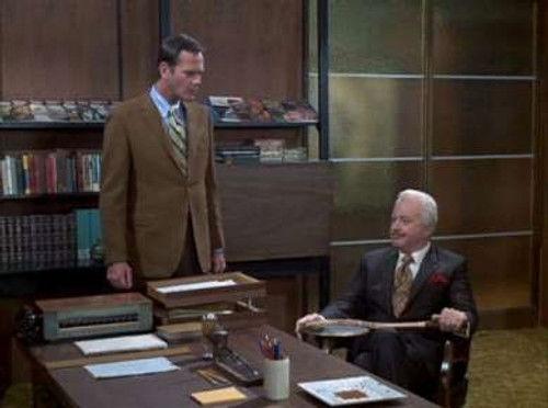 Bewitched Season 6 Episode 21 - What Makes Darrin Run?