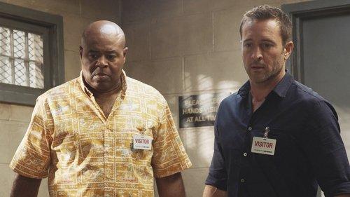 Hawaii Five-0 Season 9 Episode 15 - Hoʻopio ʻia e ka noho aliʻi a ka ua (Made Prisoner by the Reign of the Rain)