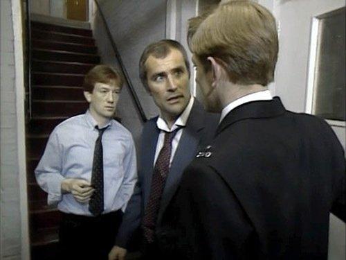 The Bill Season 1 Episode 1 - Funny Ol' Business: Cops and Robbers
