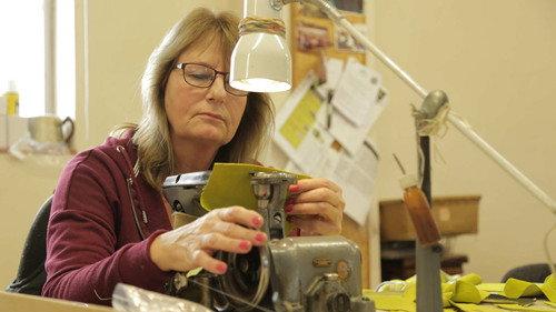 How Do They Do It? Season 14 Episode 20 - Fire Gloves, Enamel