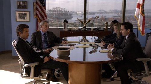 Justified Season 1 Episode 1 - Fire in the Hole