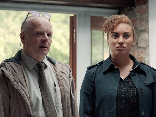 McDonald & Dodds Season 4 Episode 2 - Jinxy Sings The Blues