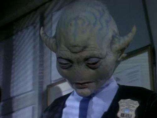 Space Precinct Season 1 Episode 17 - Friends
