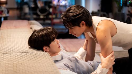 Battle of the Writers Season 1 Episode 5 - The Reason for the Kiss