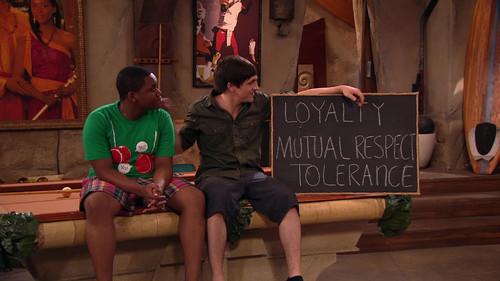 Pair of Kings Season 2 Episode 8 - How I Met Your Brother