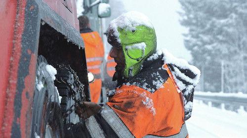 Ice Road Rescue Season 2 Episode 2 - Big Freeze