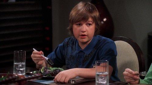 Two and a Half Men Season 6 Episode 10 - He Smelled the Ham, He Got Excited