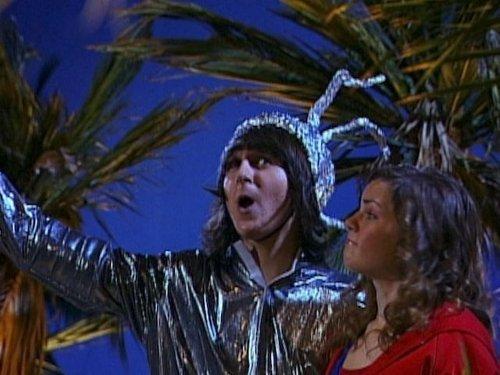 Hannah Montana Season 3 Episode 9 - Papa's Got a Brand New Friend