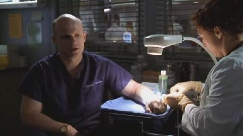 ER Season 9 Episode 17 - The Advocate