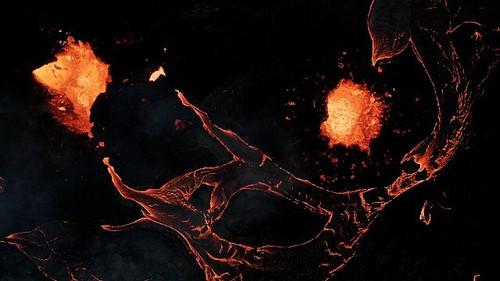 60 Minutes Season 53 Episode 36 - Transgender Healthcare, Geldingadalir, Exhume the Truth