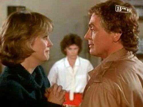 Scarecrow and Mrs. King Season 2 Episode 23 - Vigilante Mothers