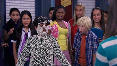 Jessie Season 2 Episode 3 - Make New Friends But Hide the Old