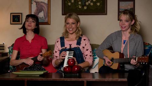 Garfunkel and Oates Season 1 Episode 6 - Third Member