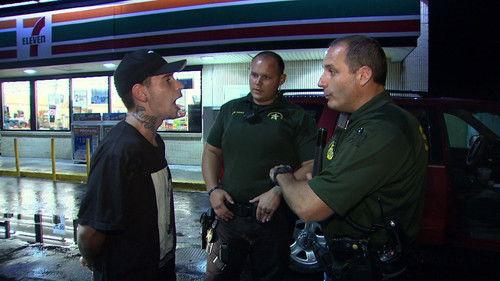 Cops Season 27 Episode 19 - Without a Paddle