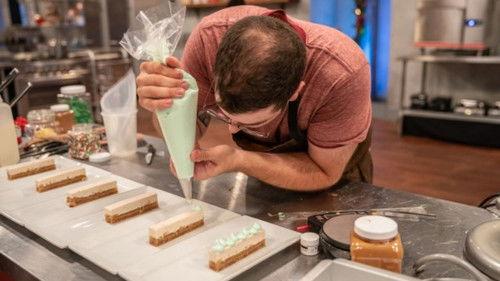 Holiday Baking Championship Season 5 Episode 6 - New Family Classics