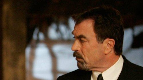 Las Vegas Season 1 Episode 21 - Family Jewels