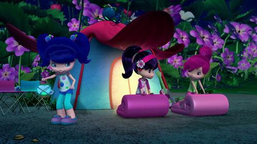 Strawberry Shortcake's Berry Bitty Adventures Season 3 Episode 9 - The Berry Scary Fun Adventure
