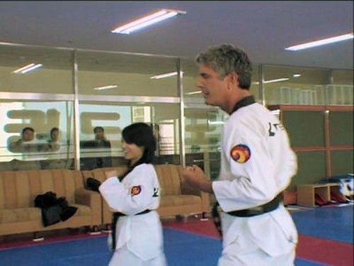 Anthony Bourdain: No Reservations Season 2 Episode 10 - India (Kolkata/Bombay)