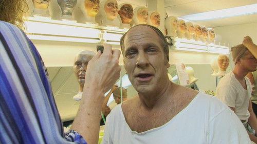 Somebody's Gotta Do It Season 1 Episode 5 - Pageant of the Masters