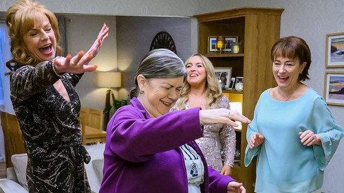 Two Doors Down Season 5 Episode 4 - Girls' Night