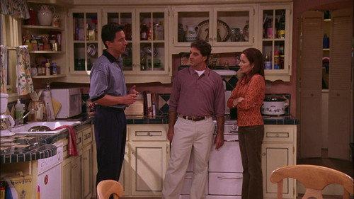 Everybody Loves Raymond Season 8 Episode 5 - The Contractor