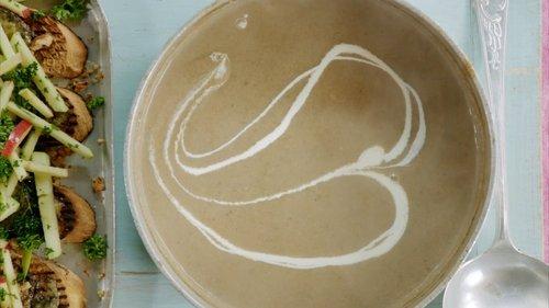 Jamie's 15-Minute Meals Season 1 Episode 18 - Sizzling Chops and Asparagus Lasagnetti