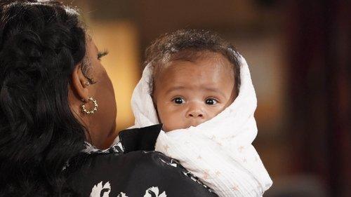 The Neighborhood Season 7 Episode 1 - Welcome to the Neighborhood, Daphne