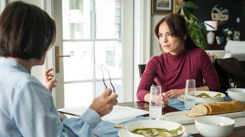 Murder in a Small Town Season 2 Episode 6 - Trust, But Verify