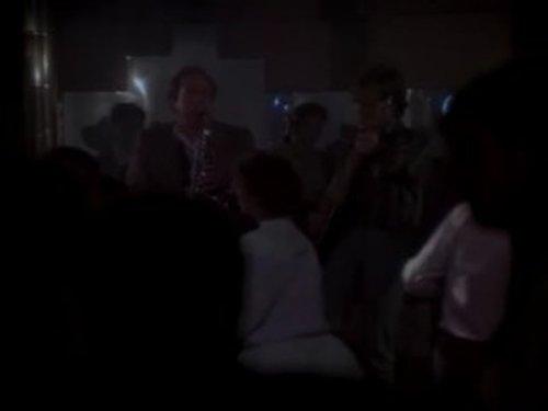 MacGyver Season 1 Episode 18 - Ugly Duckling