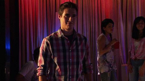 Violetta Season 2 Episode 2 - A new love, a song